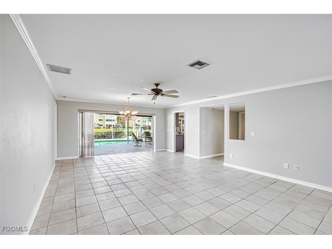 1066 Clarellen Drive Fort Myers FL 33919 2026001619 image9