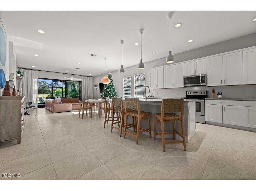 10661 Essex Square Boulevard Fort Myers FL 33913 2025023840 image15