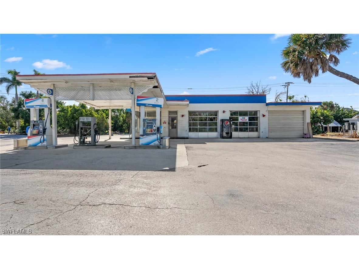 1067 Bailey Road Sanibel FL 33957 223071401 image1