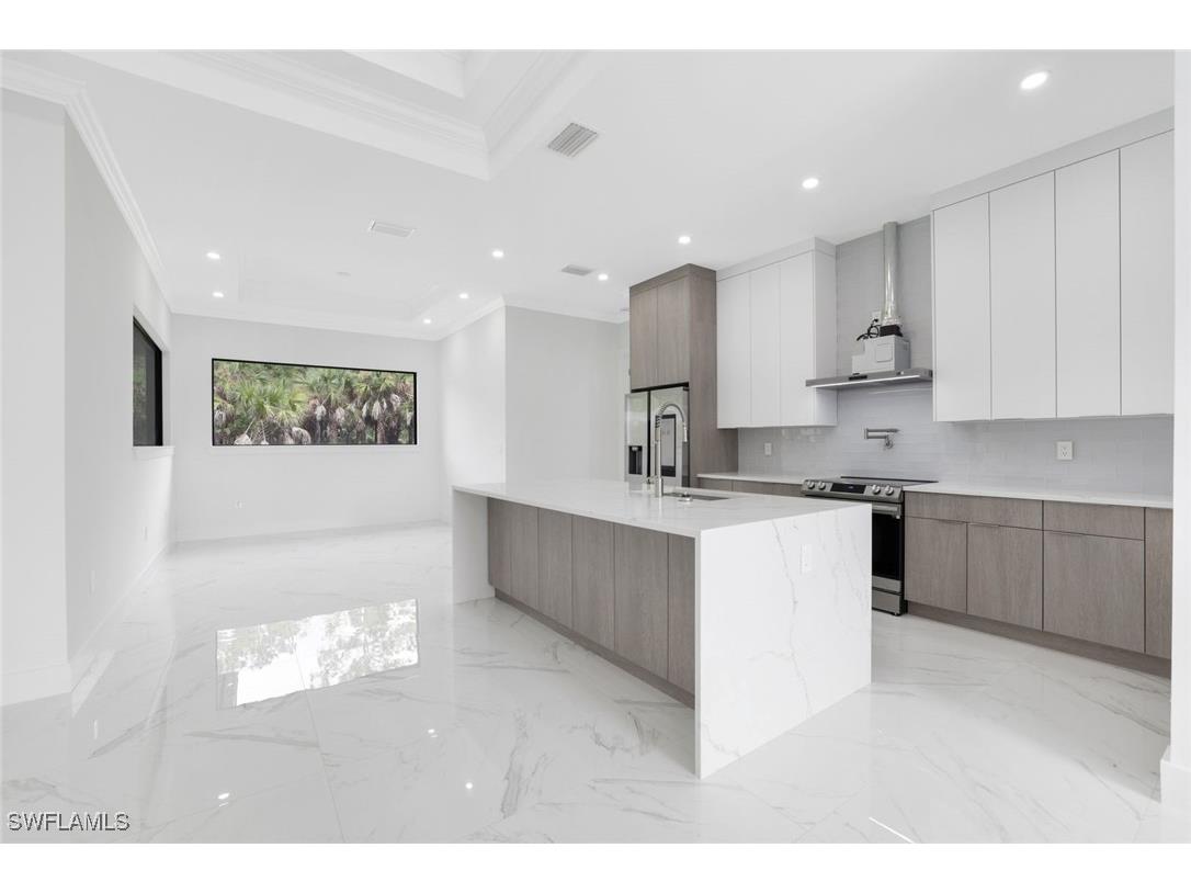 1068 16th Street NE Naples FL 34120 225081080 image6