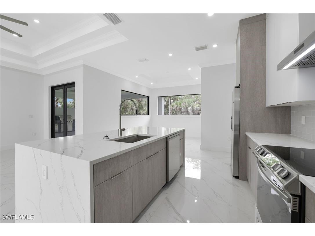 1068 16th Street NE Naples FL 34120 225081080 image7