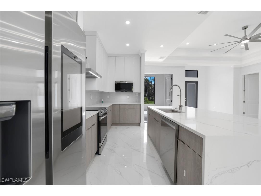 1068 16th Street NE Naples FL 34120 225081080 image8