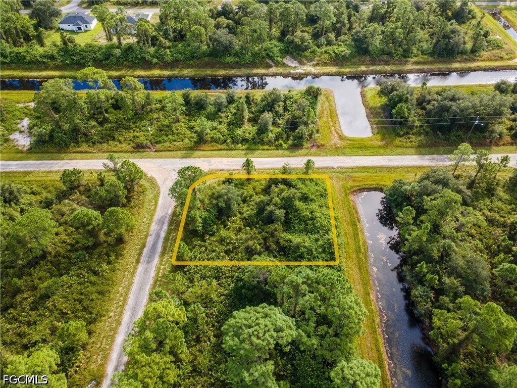 1068 Belmont Street E Lehigh Acres FL 33974 2026026135 image2