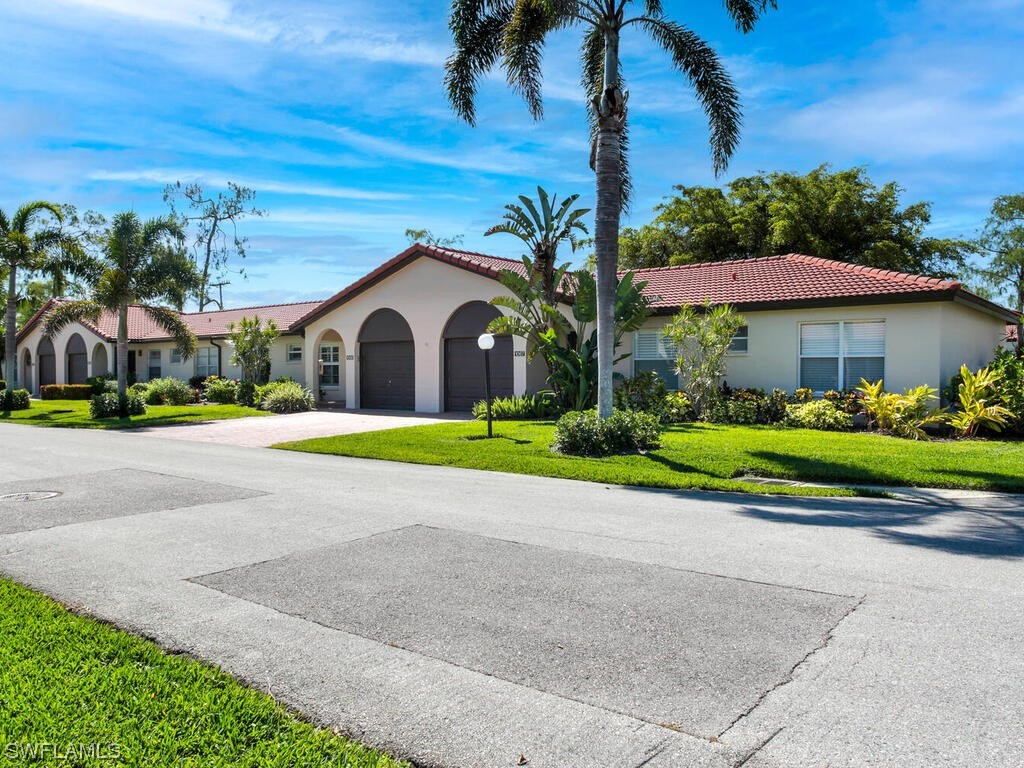 1068 Forest Lakes Drive #1-C Naples FL 34105 223033646 image1