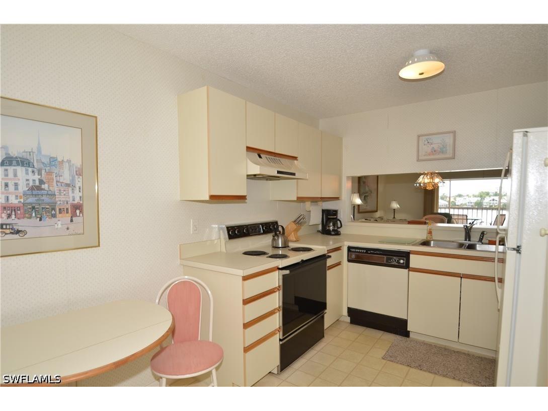 10682 Gulfshore Drive #304 C Naples FL 34108 226020082 image2