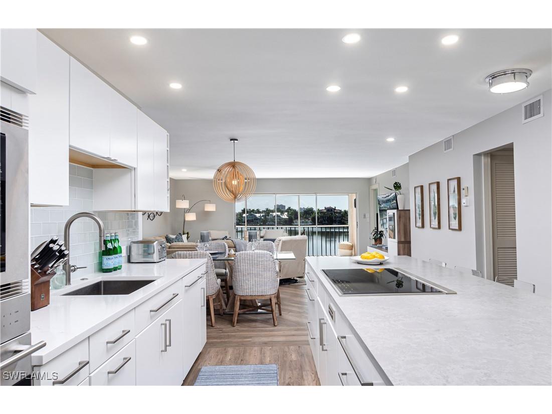 10682 Gulf Shore Drive #C-204 Naples FL 34108 226003893 image1