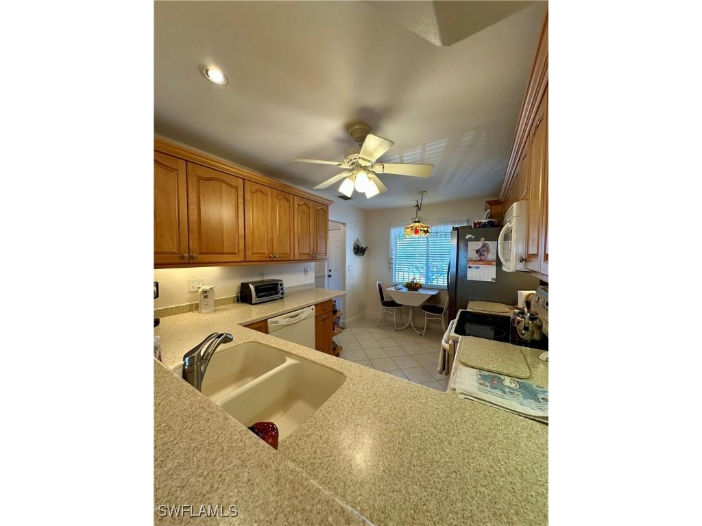 10686 Gulfshore Drive #304 A Naples FL 34108 225057968 image4