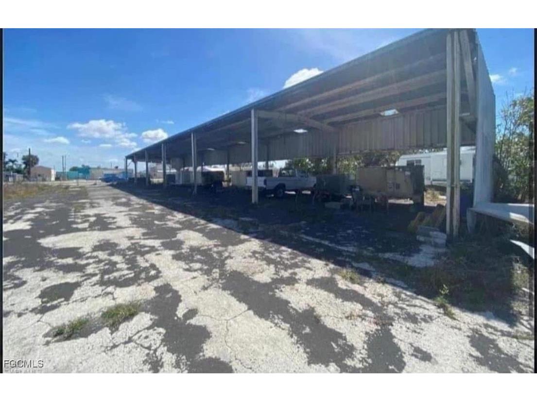 1069 N Tamiami Trail North Fort Myers FL 33903 2025004101 image1
