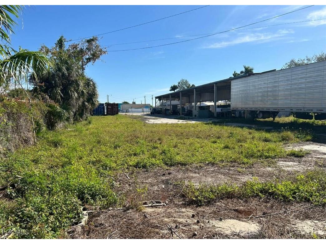 1069 N Tamiami Trail North Fort Myers FL 33903 2025004101 image2