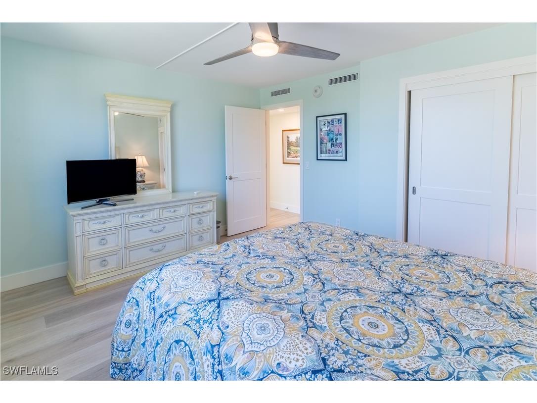 10691 Gulf Shore Drive #400 Naples FL 34108 225080595 image25