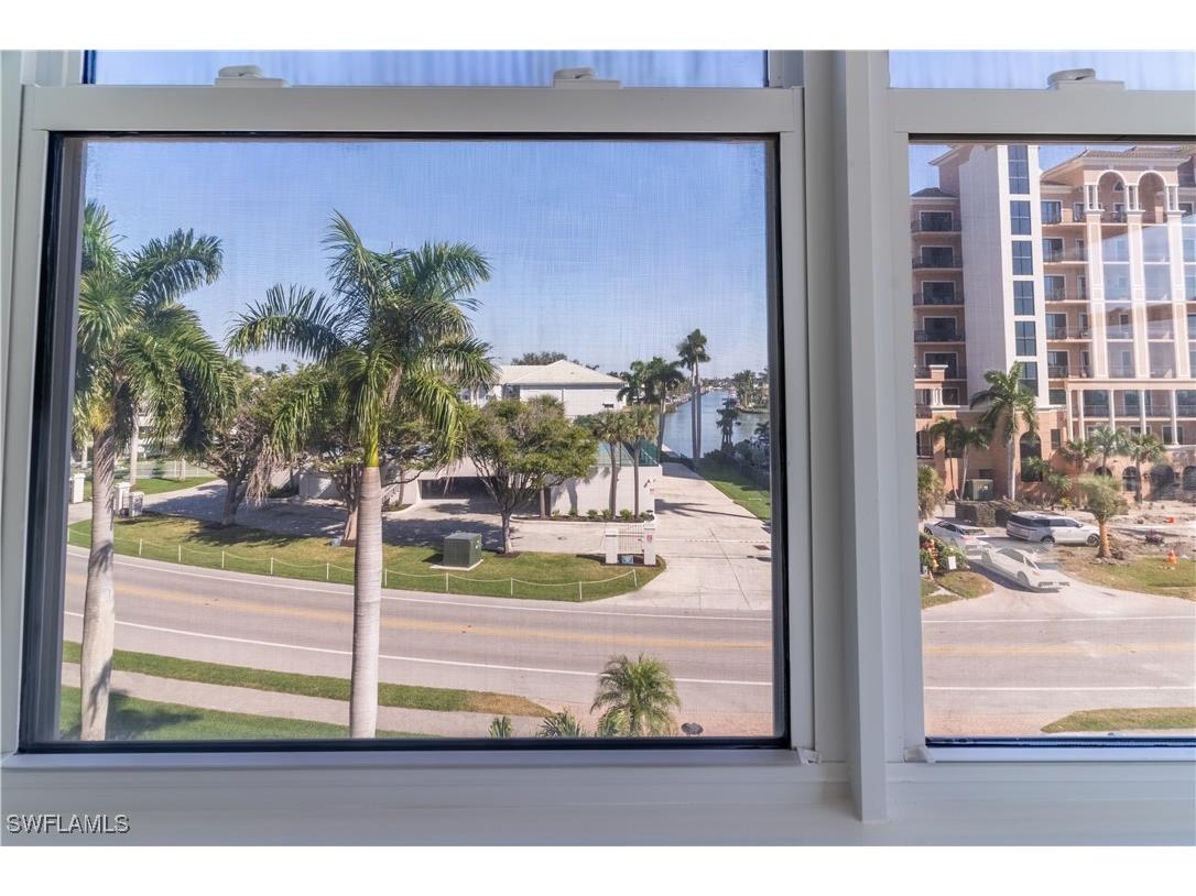 10691 Gulf Shore Drive #400 Naples FL 34108 225080595 image27