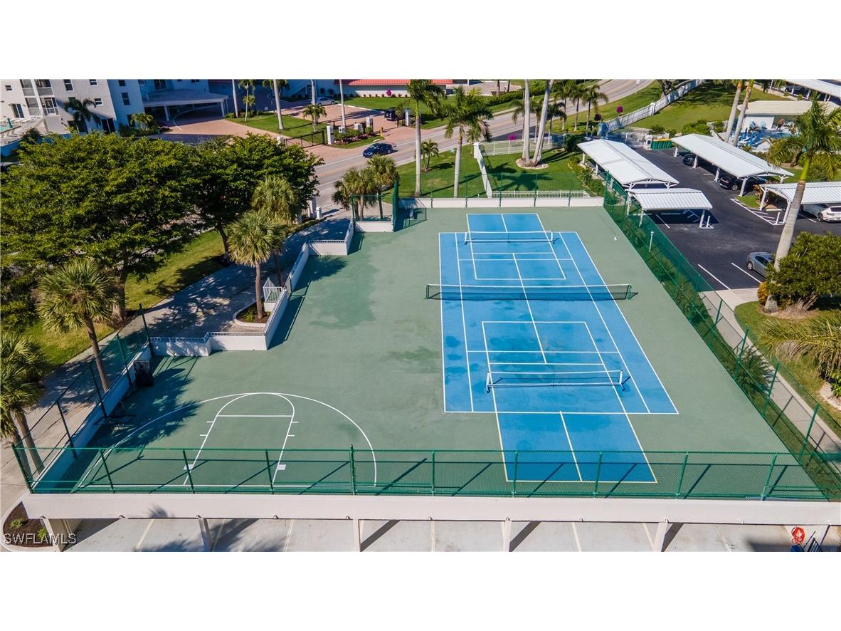 10691 Gulf Shore Drive #400 Naples FL 34108 225080595 image35