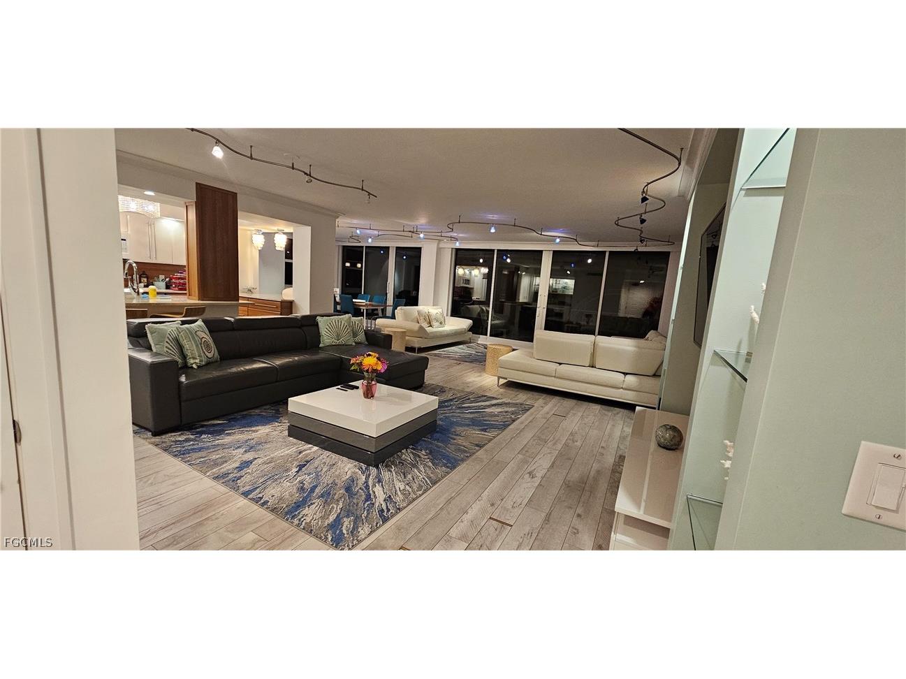 10691 Gulf Shore Drive E #1101 Naples FL 34108 2026008891 image5