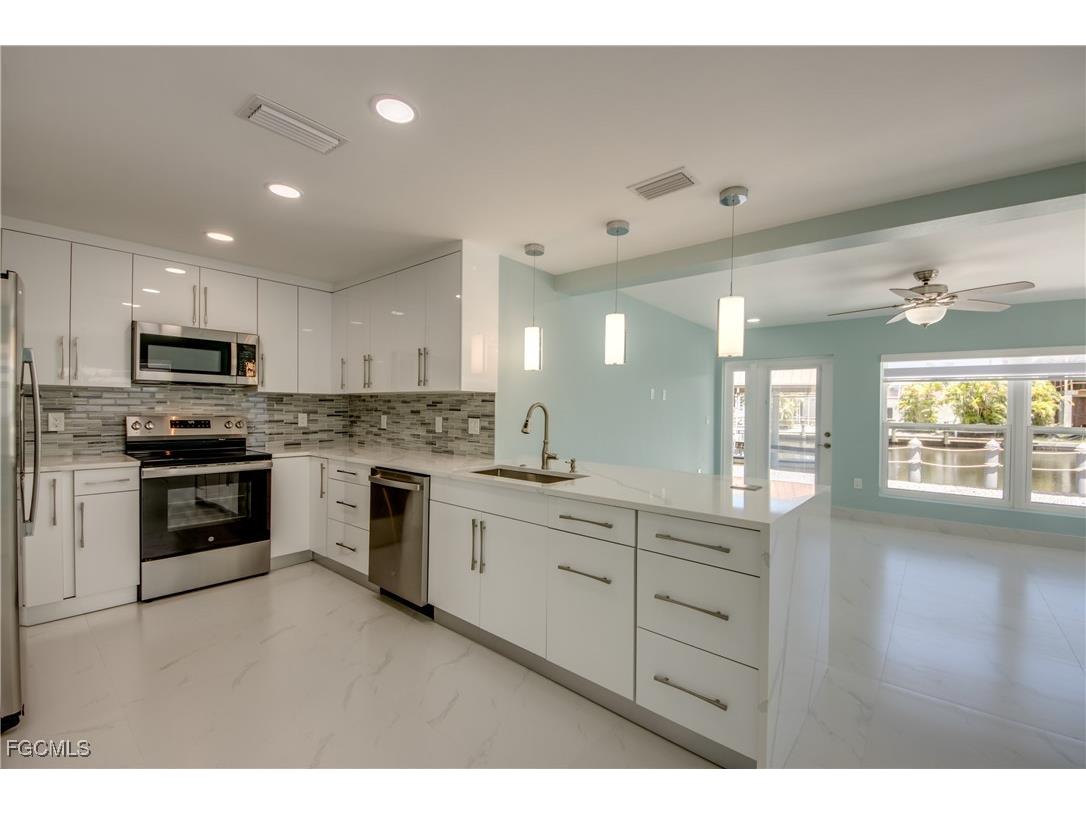 107 Albatross Street Fort Myers Beach FL 33931 2025011480 image11