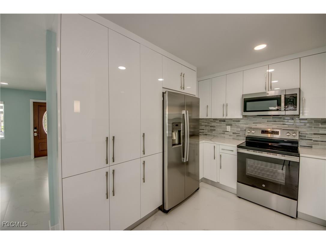 107 Albatross Street Fort Myers Beach FL 33931 2025011480 image13