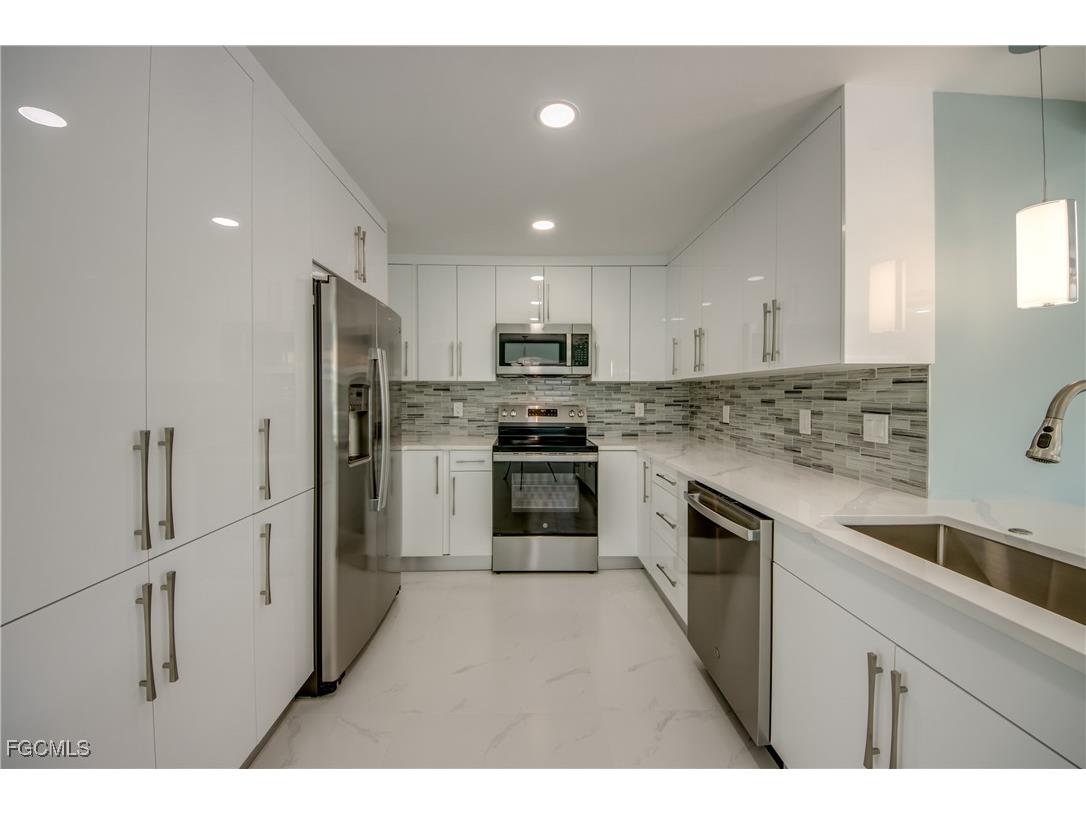 107 Albatross Street Fort Myers Beach FL 33931 2025011480 image14