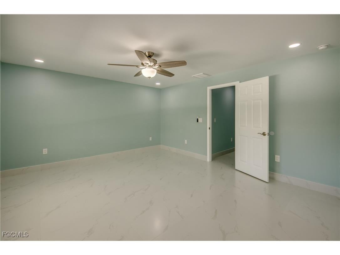 107 Albatross Street Fort Myers Beach FL 33931 2025011480 image20