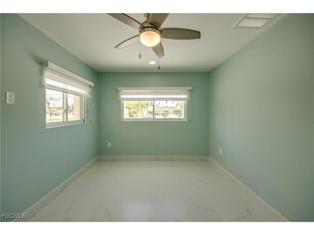 107 Albatross Street Fort Myers Beach FL 33931 2025011480 image25