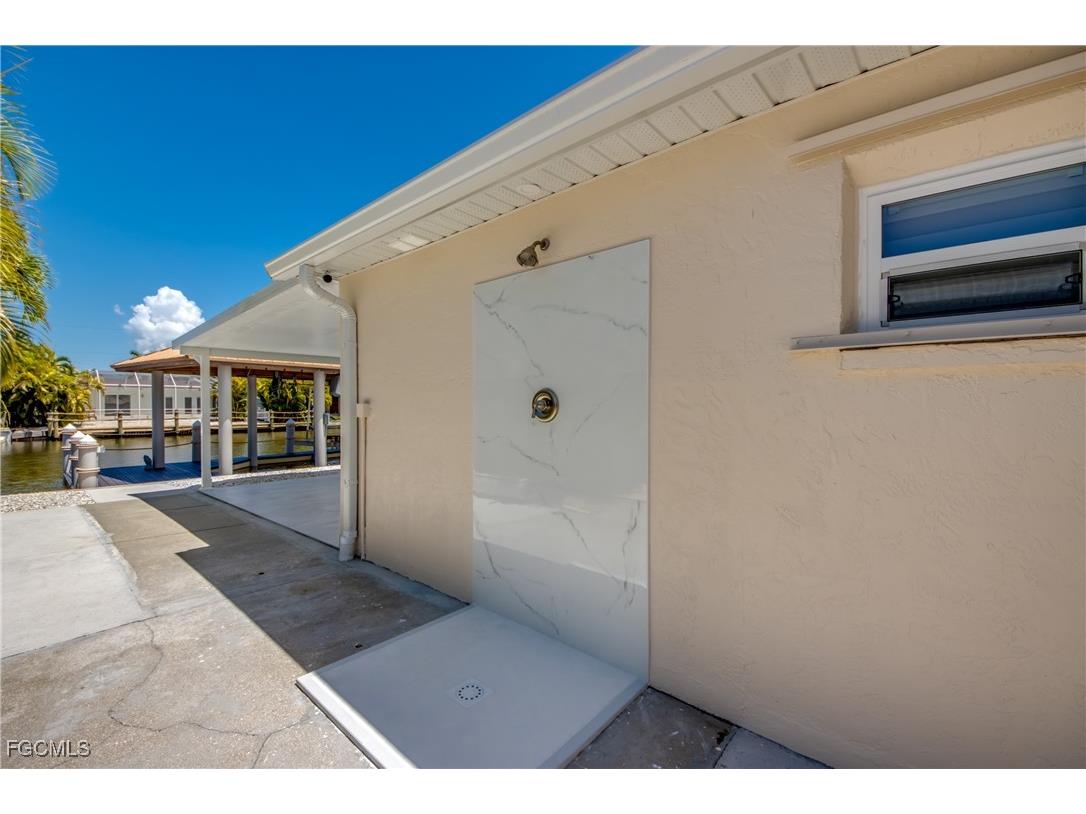 107 Albatross Street Fort Myers Beach FL 33931 2025011480 image33