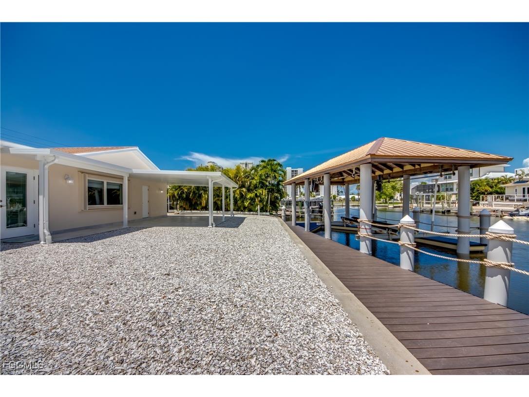 107 Albatross Street Fort Myers Beach FL 33931 2025011480 image37