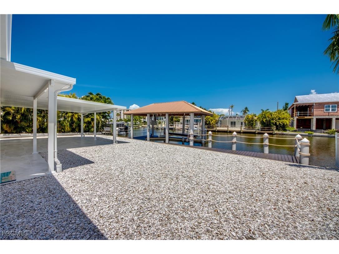 107 Albatross Street Fort Myers Beach FL 33931 2025011480 image38