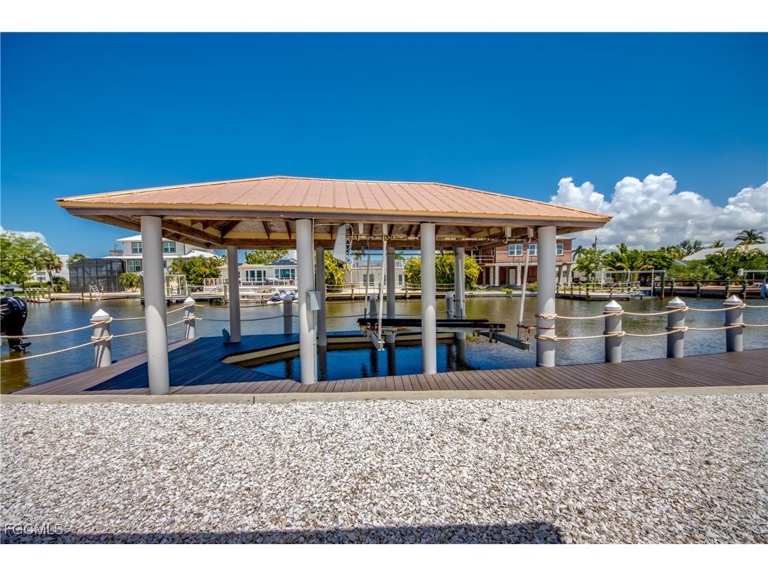 107 Albatross Street Fort Myers Beach FL 33931 2025011480 image39