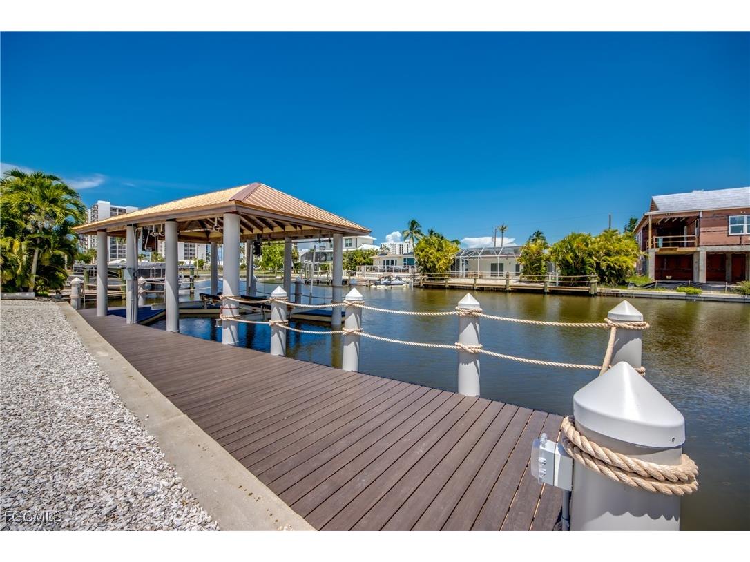 107 Albatross Street Fort Myers Beach FL 33931 2025011480 image40