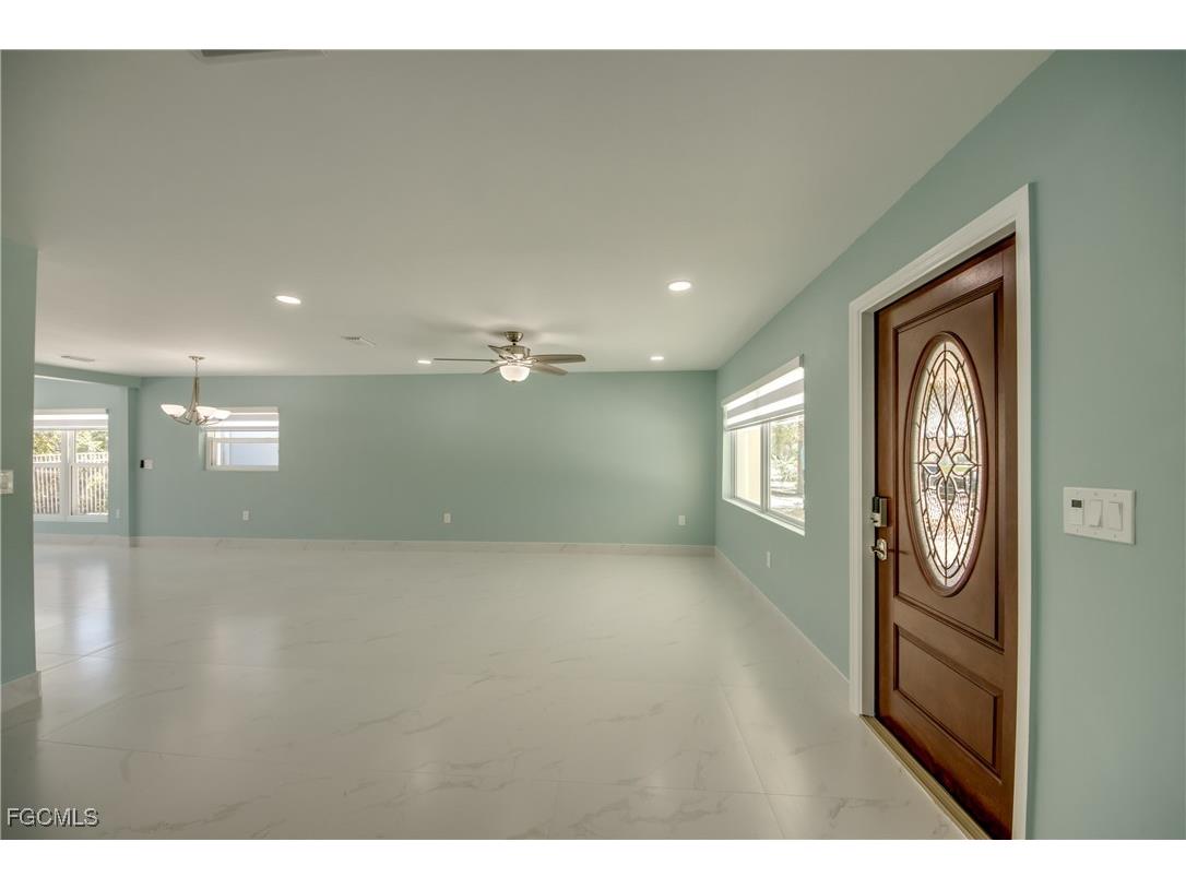 107 Albatross Street Fort Myers Beach FL 33931 2025011480 image5