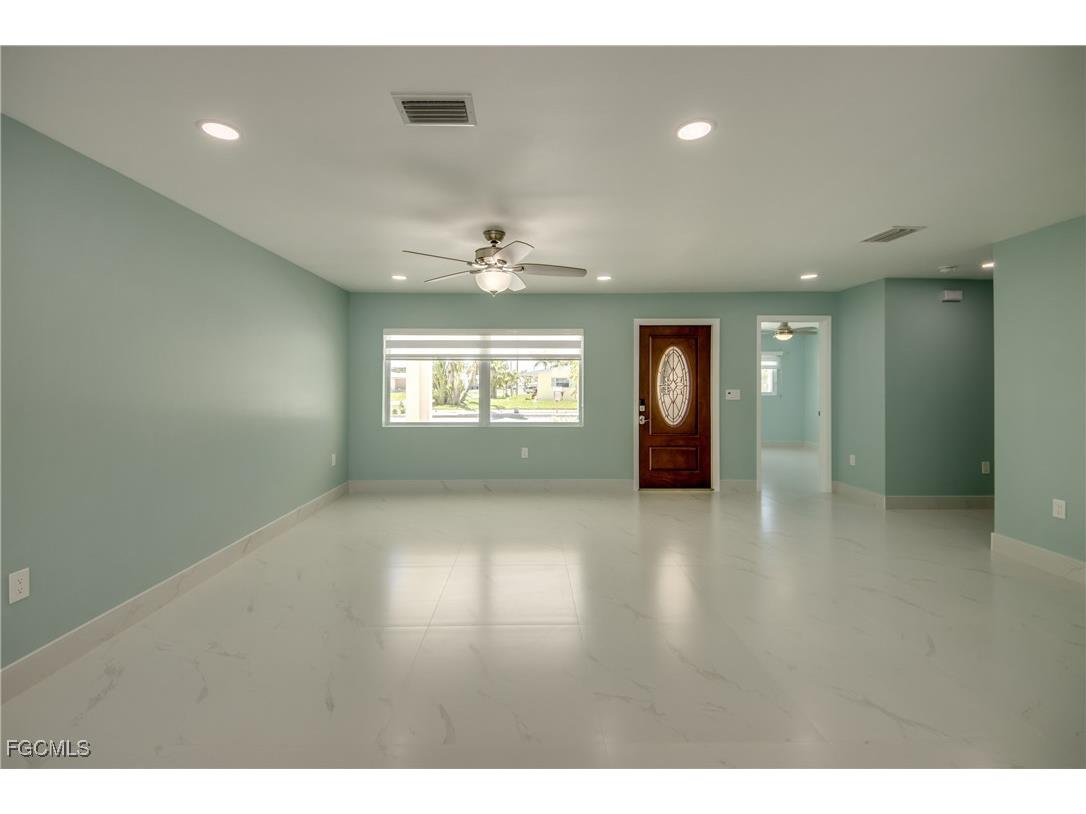 107 Albatross Street Fort Myers Beach FL 33931 2025011480 image6