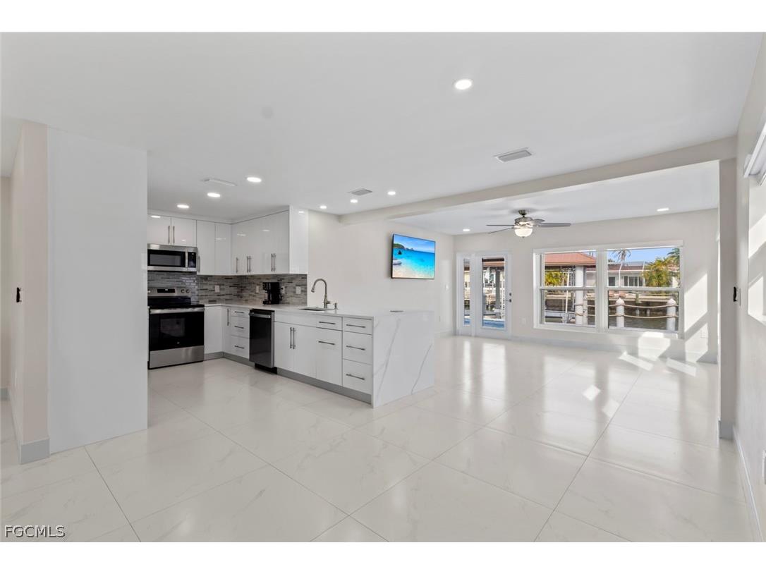 107 Albatross Street Fort Myers Beach FL 33931 2026013543 image10