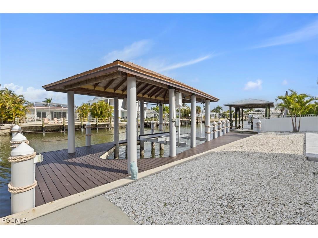 107 Albatross Street Fort Myers Beach FL 33931 2026013543 image6