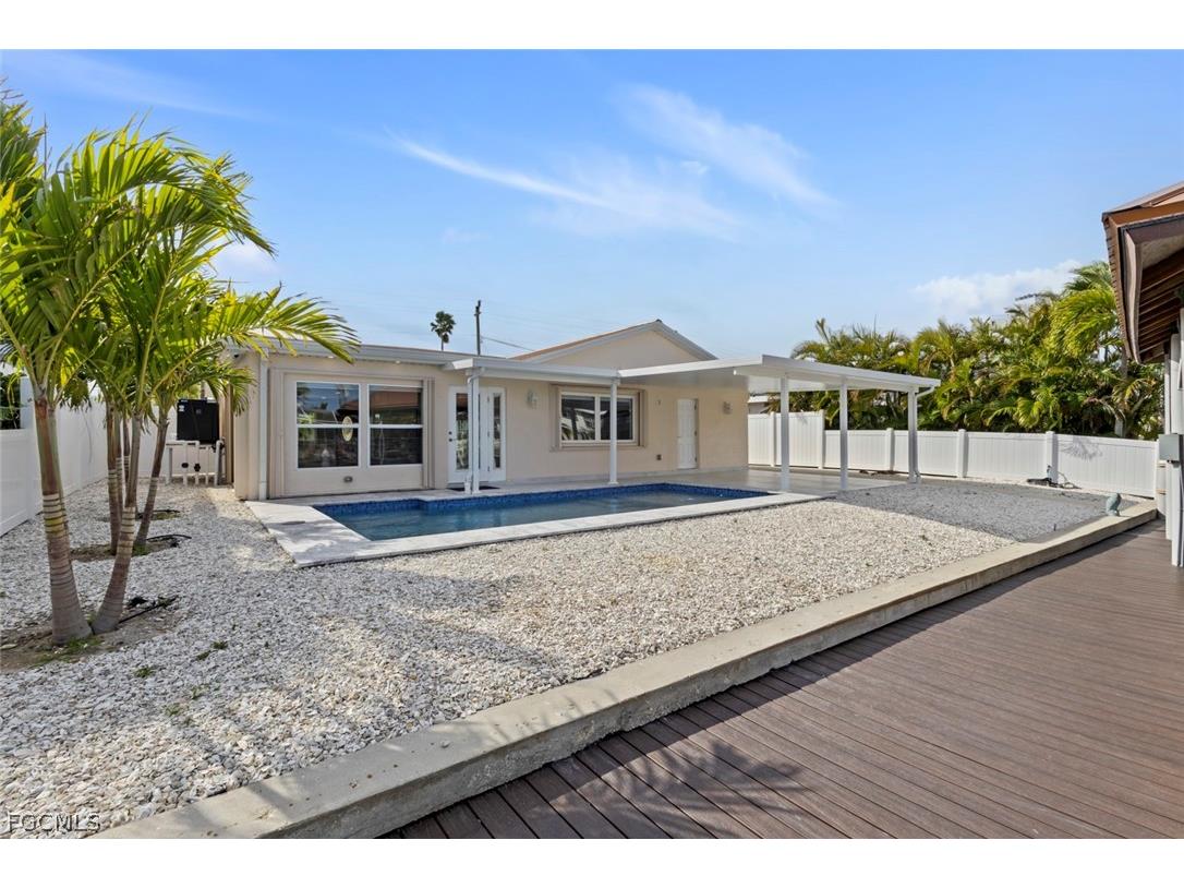 107 Albatross Street Fort Myers Beach FL 33931 2026013543 image8