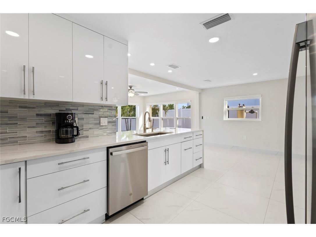 107 Albatross Street Fort Myers Beach FL 33931 2026013543 image9