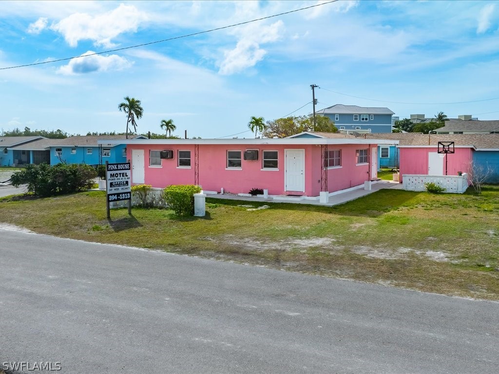 107 East Avenue Goodland FL 34140 226006681 image1