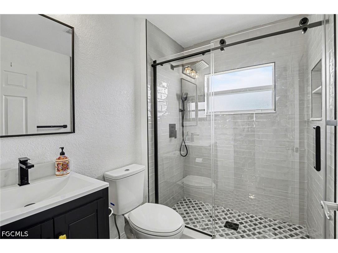 107 NW 13th Terrace Cape Coral FL 33993 2026014928 image16