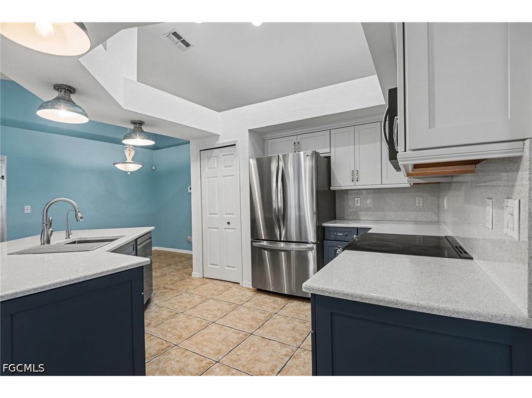 107 NW 13th Terrace Cape Coral FL 33993 2026014928 image3