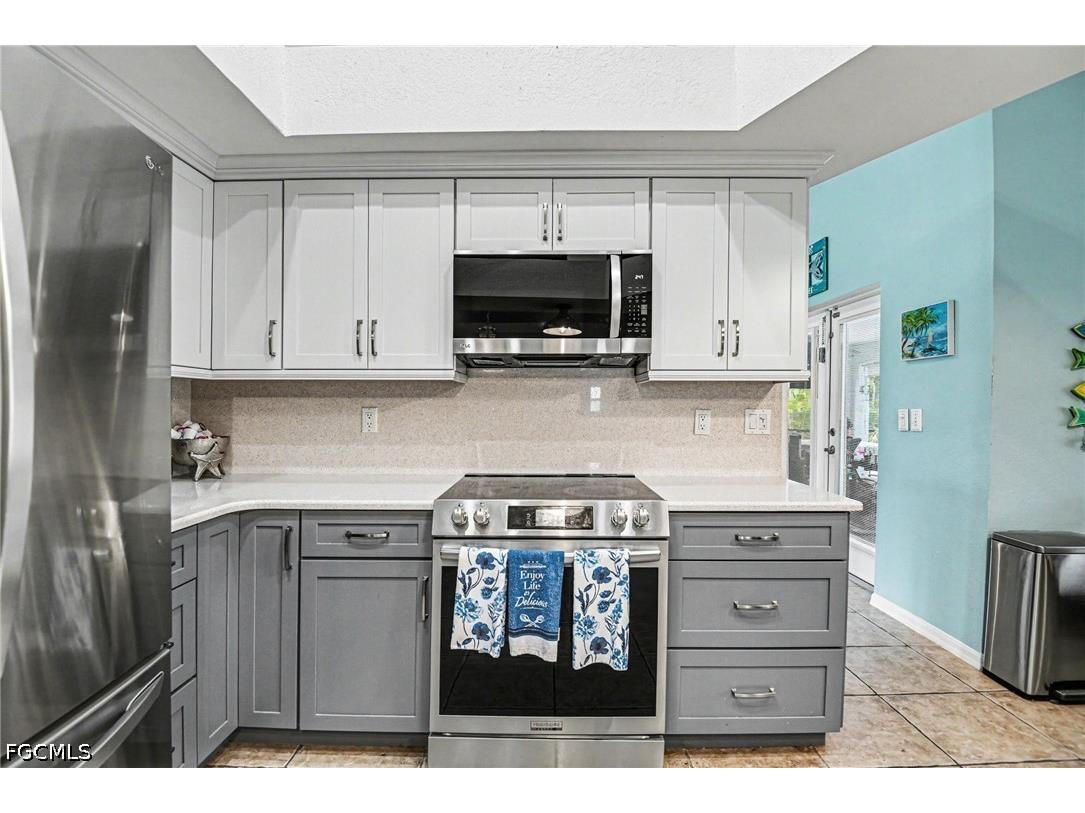 107 NW 13th Terrace Cape Coral FL 33993 2026014928 image4