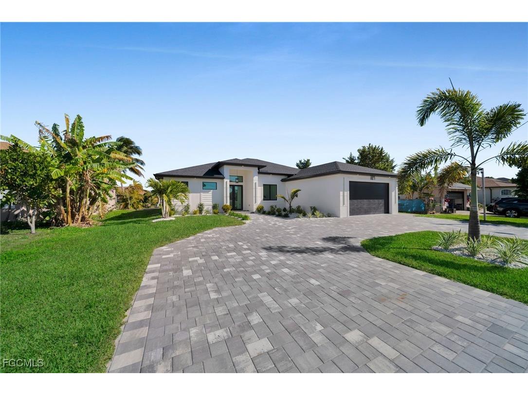 107 SE 16th Place Cape Coral FL 33990 2026005460 image1