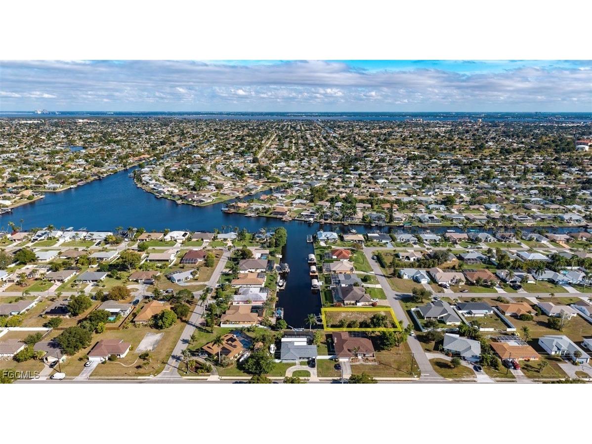 107 SE 35th Terrace Cape Coral FL 33904 2026001420 image3