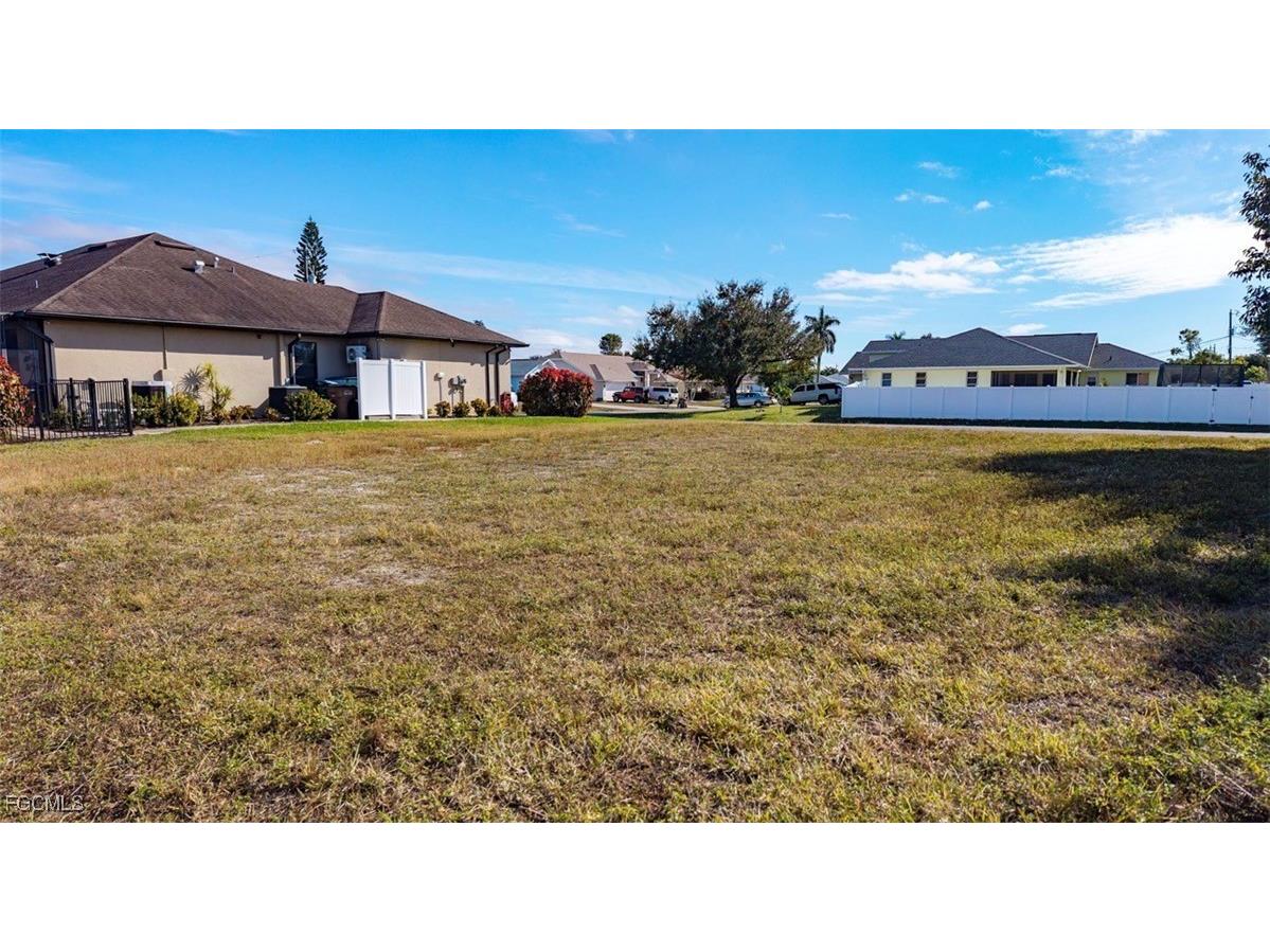 107 SE 35th Terrace Cape Coral FL 33904 2026001420 image5