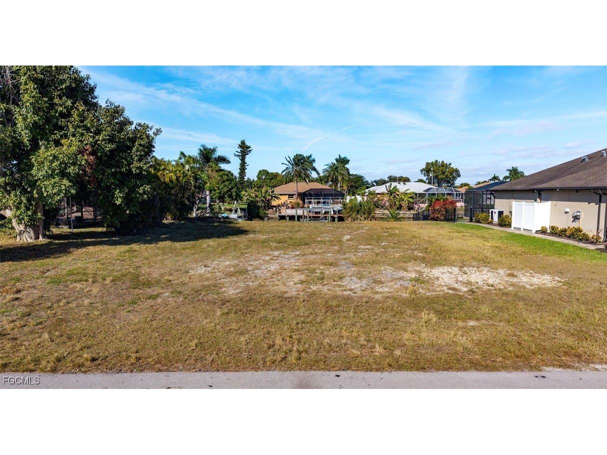 107 SE 35th Terrace Cape Coral FL 33904 2026001420 image6