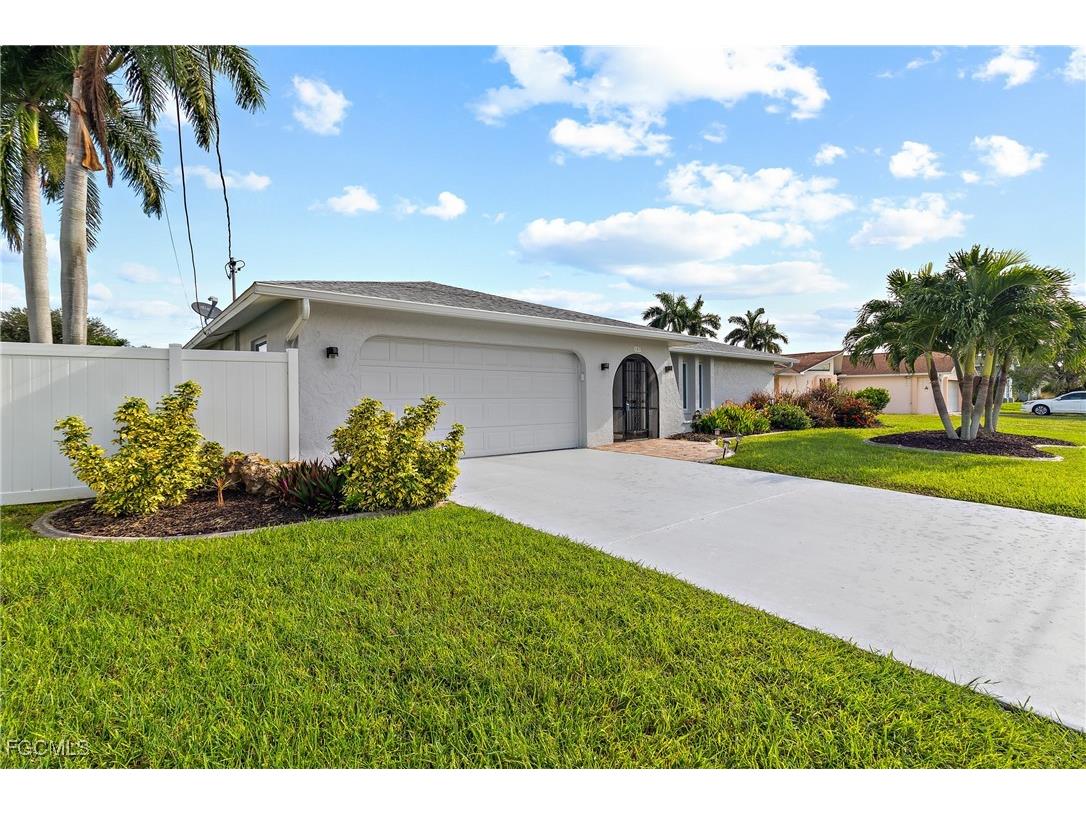 107 SE 39th Street Cape Coral FL 33904 2025023388 image2