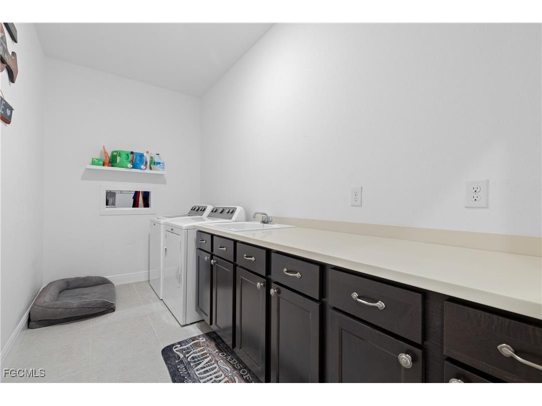 107 SW 39th Street Cape Coral FL 33914 2025007526 image27