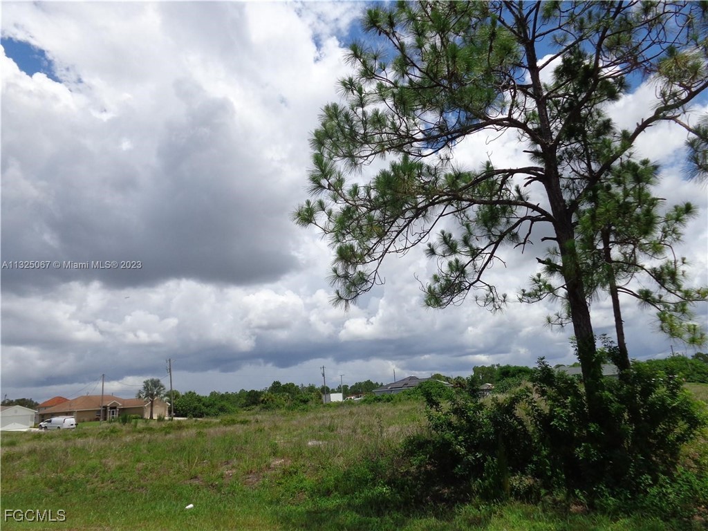 1070 Harwood Avenue S Lehigh Acres FL 33974 2025019168 image3