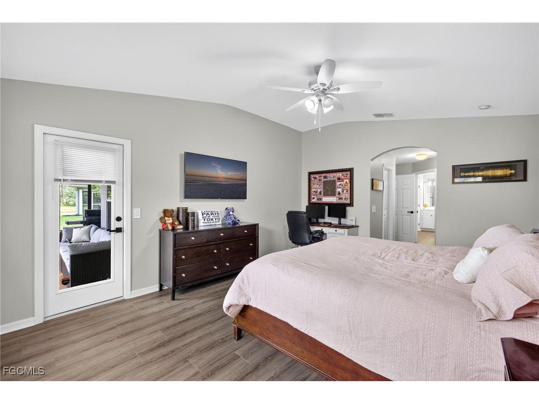 1070 Winding Pines Circle #201 Cape Coral FL 33909 2025005252 image17