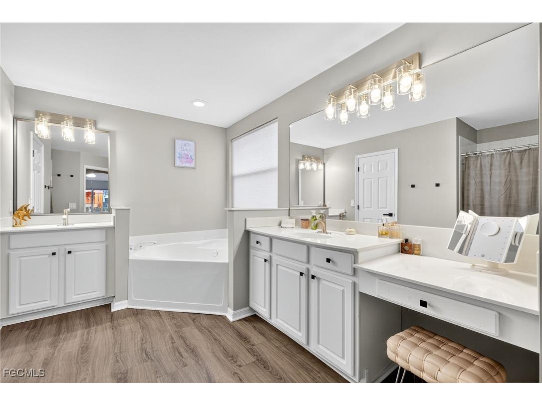 1070 Winding Pines Circle #201 Cape Coral FL 33909 2025005252 image18