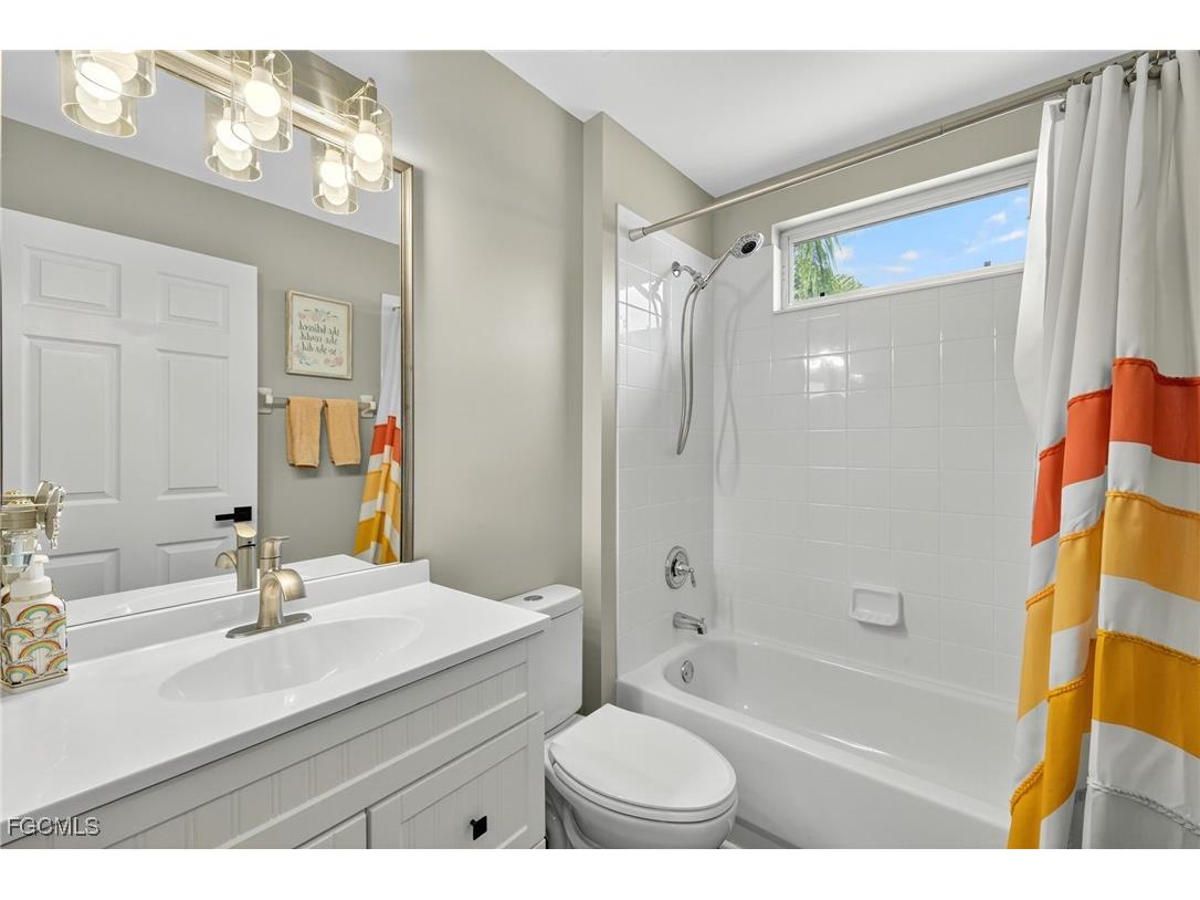 1070 Winding Pines Circle #201 Cape Coral FL 33909 2025005252 image20