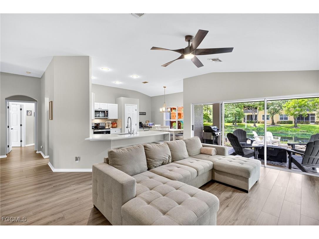 1070 Winding Pines Circle #201 Cape Coral FL 33909 2025005252 image3