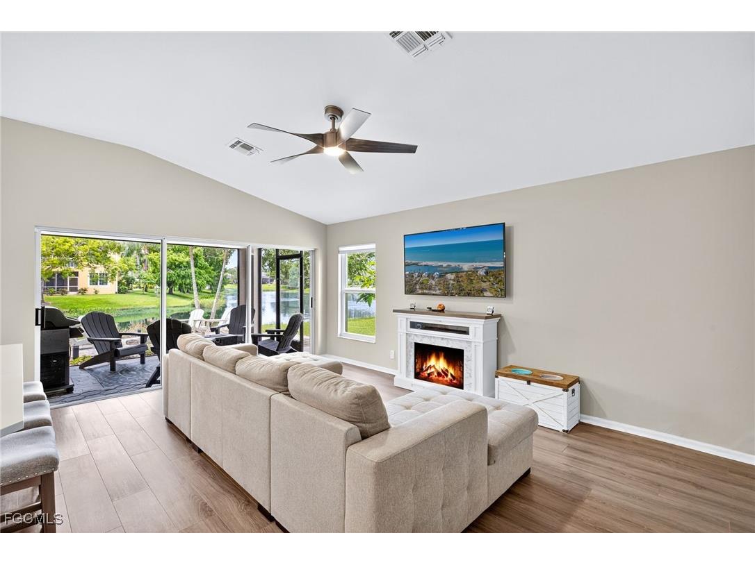 1070 Winding Pines Circle #201 Cape Coral FL 33909 2025005252 image6