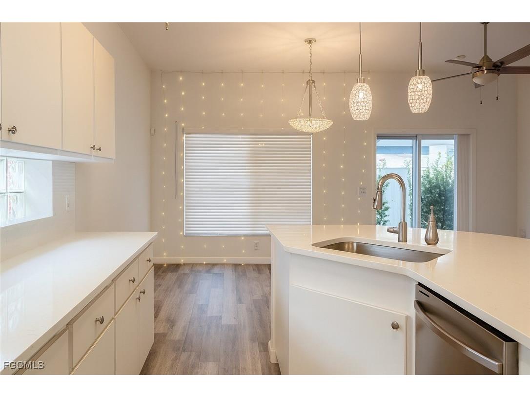 10700 Aqua Surf Court Estero FL 33928 2025021144 image5